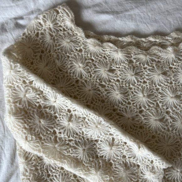 White Vintage Sweater - Picture 2 of 3